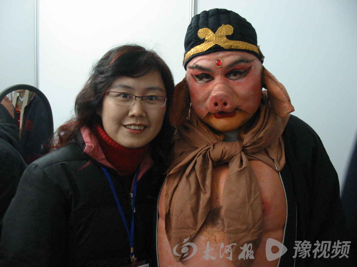 辟谣｜网传“迟重瑞与陈丽华年轻时合影”系误传，照片当事人独家回应：那是2007年演出的后台合影，我是