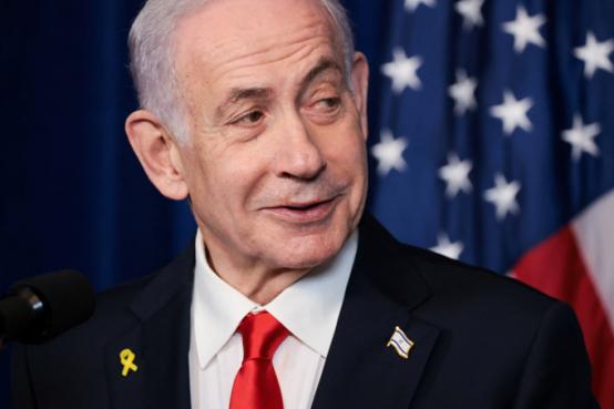 以前美国人提起以色列，那都是竖大拇指，说它是敢跟阿拉伯世界硬刚的狠角色，可现在一