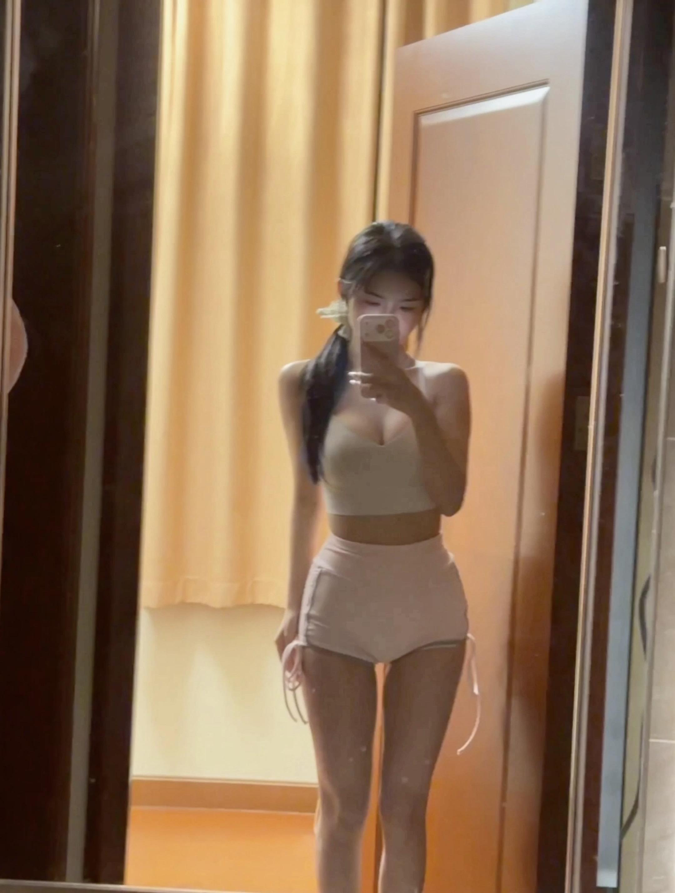 你的意思是 你把钱都给她了 但是把爱给我了是吗？