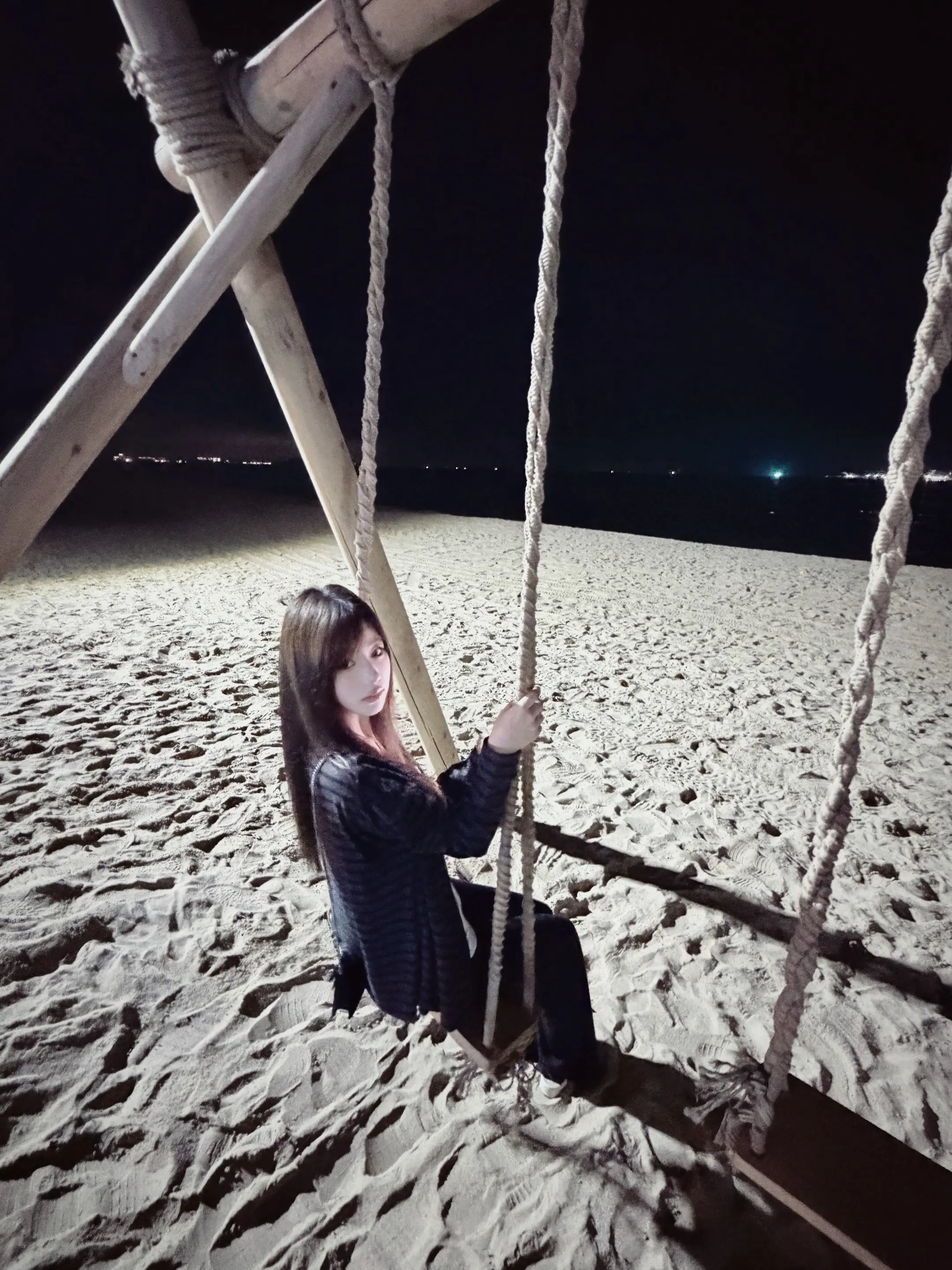 如果纠缠是一种痛 那我愿意一直痛下去 至少你还在 不是吗
