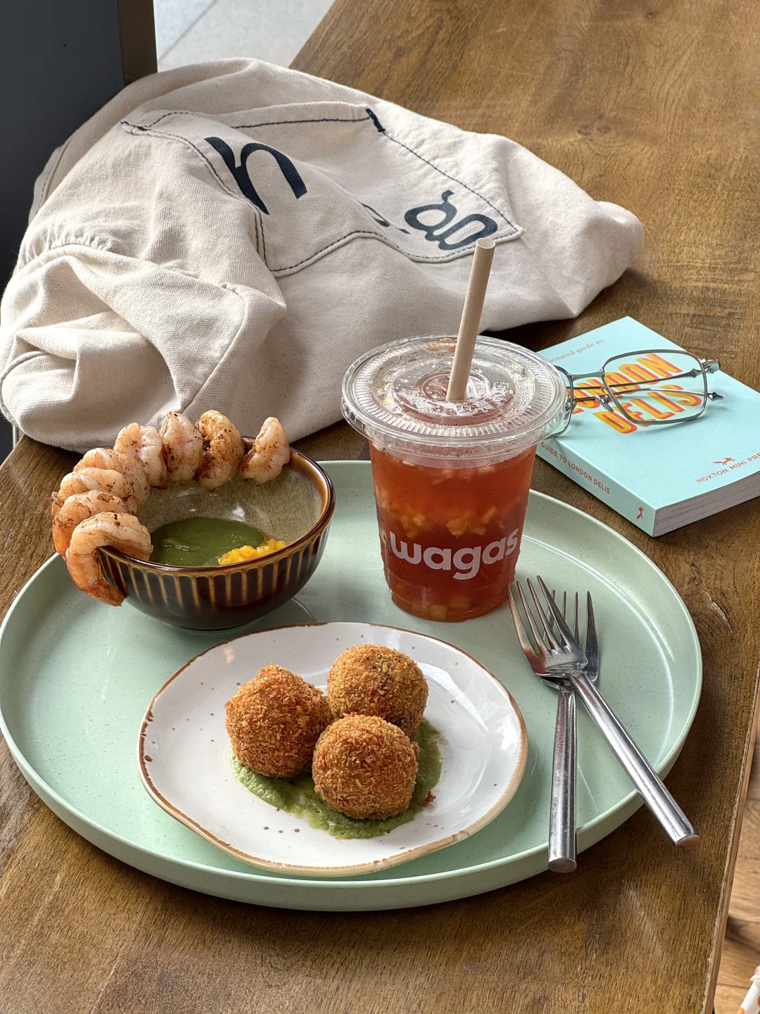 数字游民根据地！配上咸口下午茶可以工作一下午！！ 	 Wagas新出的...