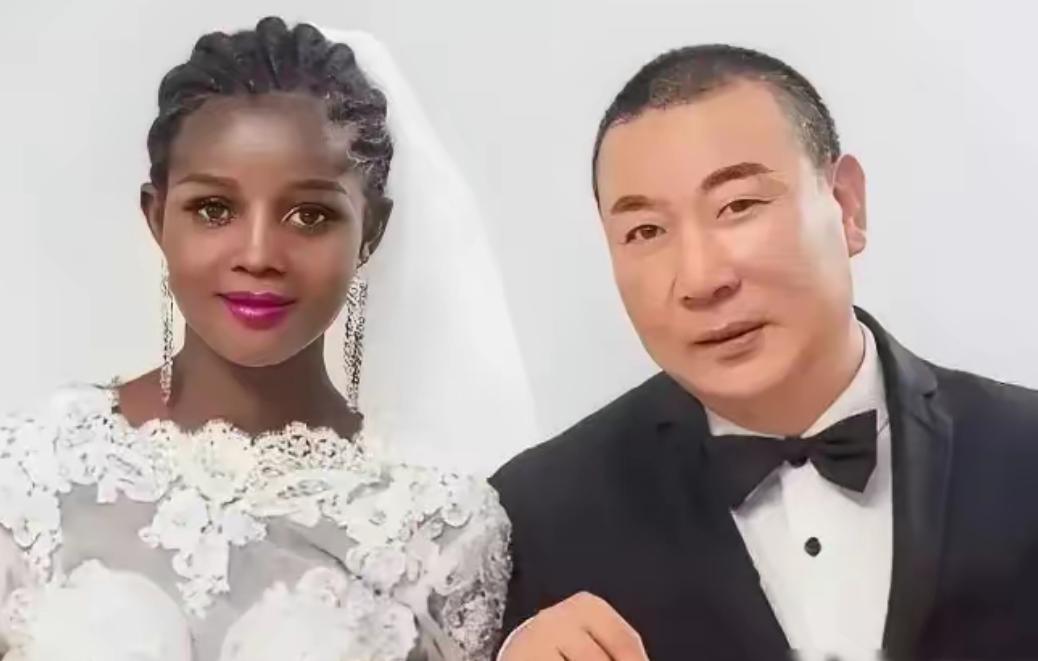 2017年，47岁的中国大叔，跟一个18岁的非洲女孩开玩笑：做我老婆怎么样？谁知