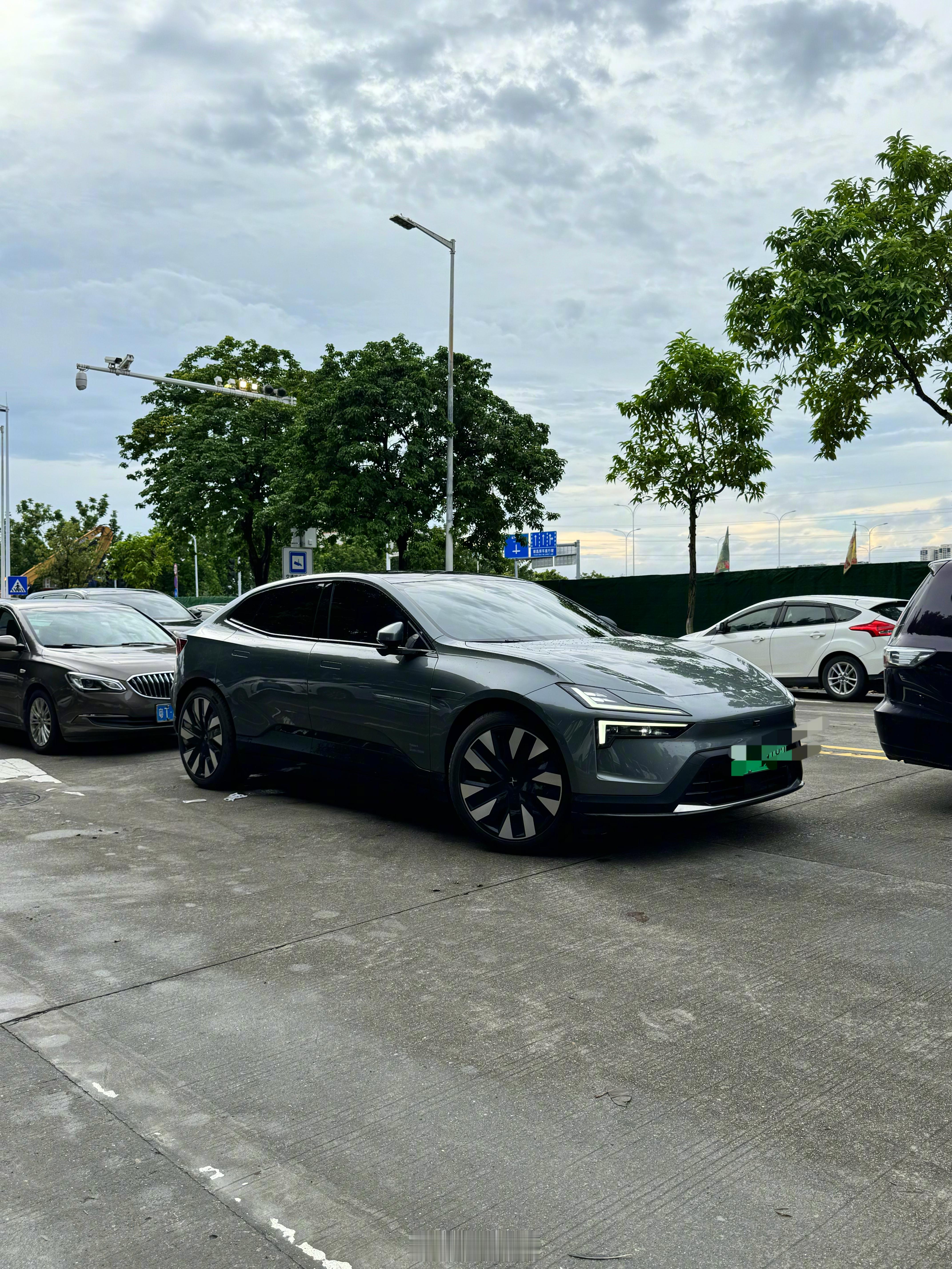 Polester 4真是越看越帅[舔屏][舔屏]“因为小众，所以出众”想买001