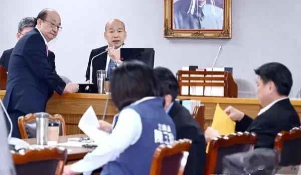 乔王难当！韩国瑜“幽默公道伯”镇不住朝野互呛战火

台立院首会期日前结束。面对朝