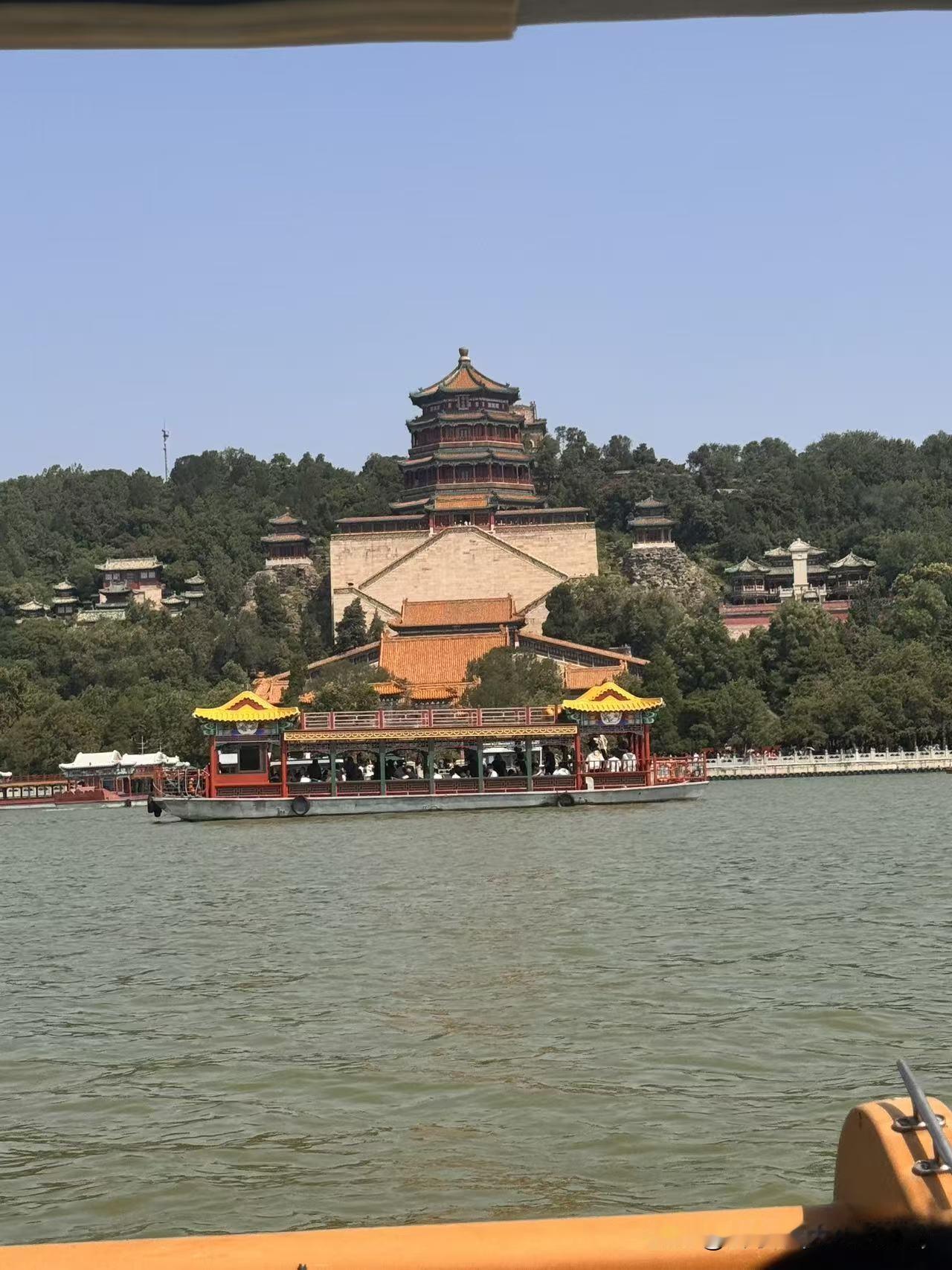 a股本轮科技牛市基本结束了！特别是那些蹭热点题材，业绩跟不上的，涨幅巨大的，已经