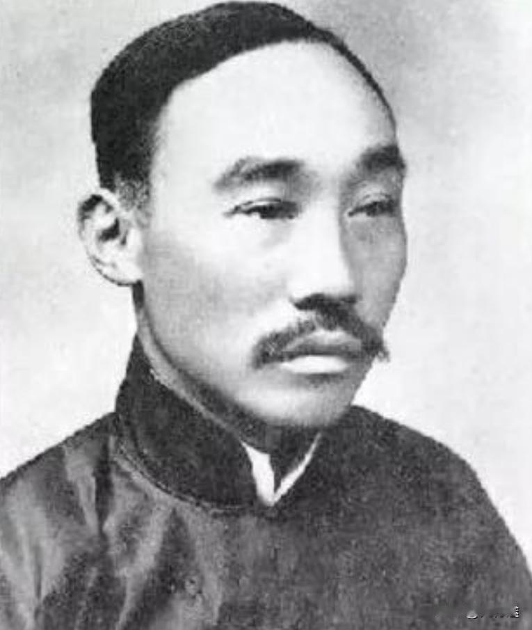 1907年，何叔衡的妻子连生3女，族人纷纷劝道：“快纳个妾吧，大才子总不能无后。