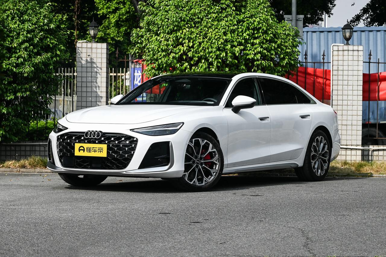 奥迪A6L，32.29万～43.59万，还是你的菜吗？

车身尺寸5142x18