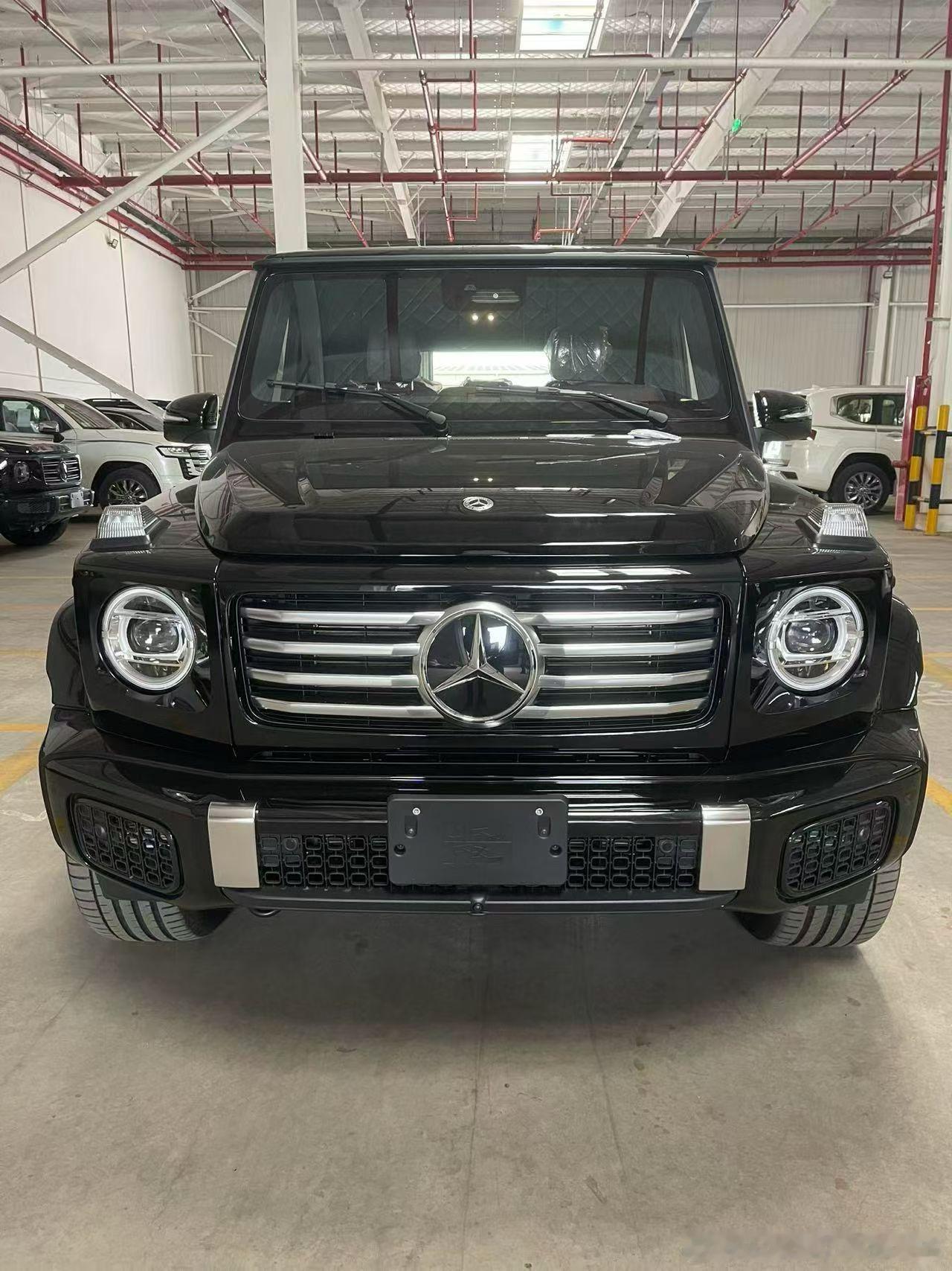 💰155 25款奔驰G450d黑黑菱形格座椅 座椅通风按摩，熏黑备胎罩配置:标