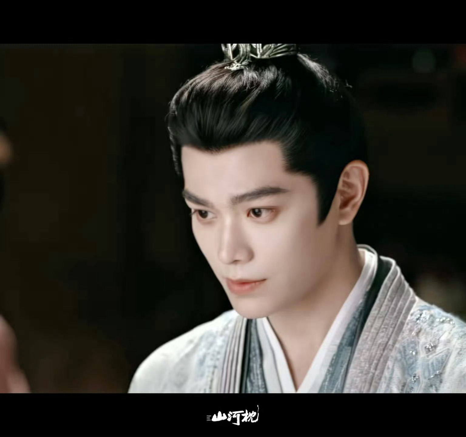 山河枕越界心动预告啊啊啊啊这段真给我看爽了“你大哥已经死了 她是谁的人”“也可以