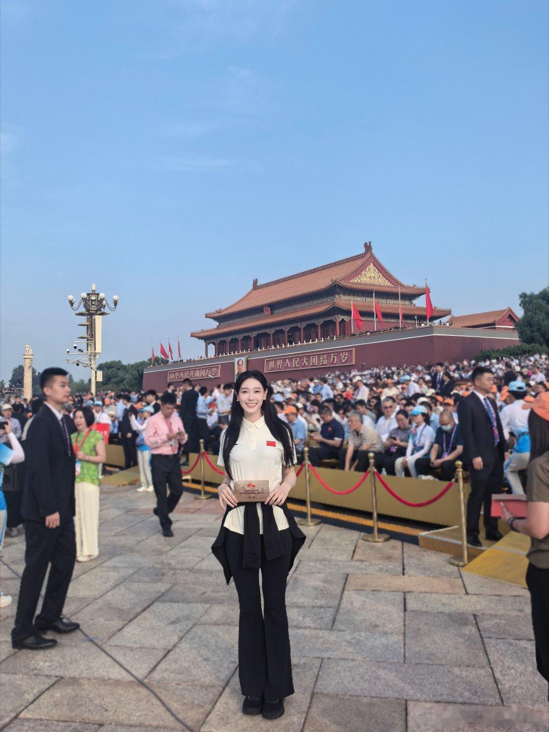 愿以寸心寄华夏❤，且将岁月赠山河🏞。努力发光 以吾辈‬之青春 捍卫‬盛世之中华