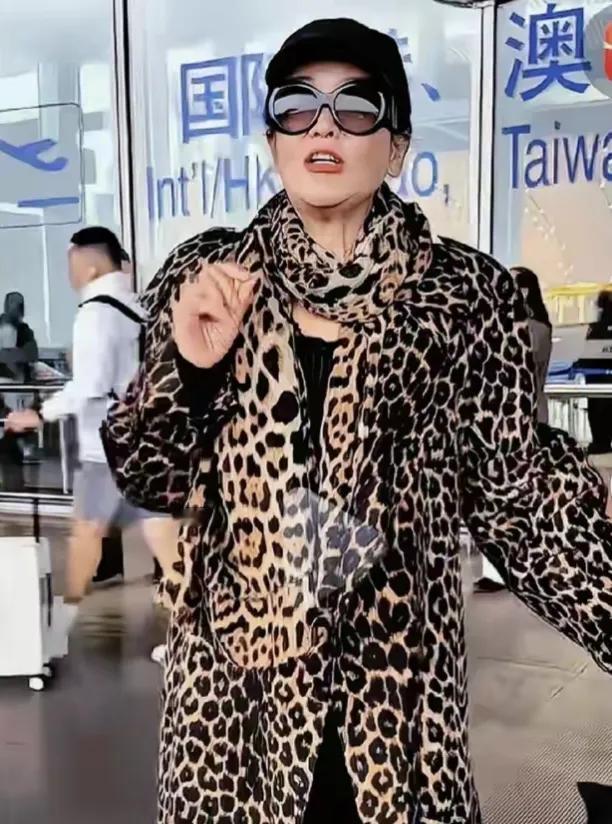 姜还是老的辣，马筱梅带着娃，带妈，带保姆回北京张兰没理这个茬
马筱梅这次回北京，