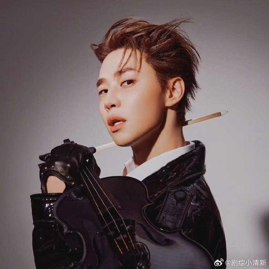 刘宪华发布新歌MV刘宪华新歌ENJOYTHESHOW 听这首歌的时候不用想太多，