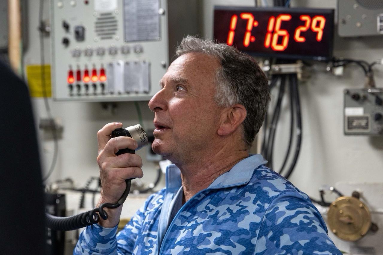 《卫报》2月23日的报道称，美国总统特朗普决定是否对伊朗发动空袭，在很大程度上取