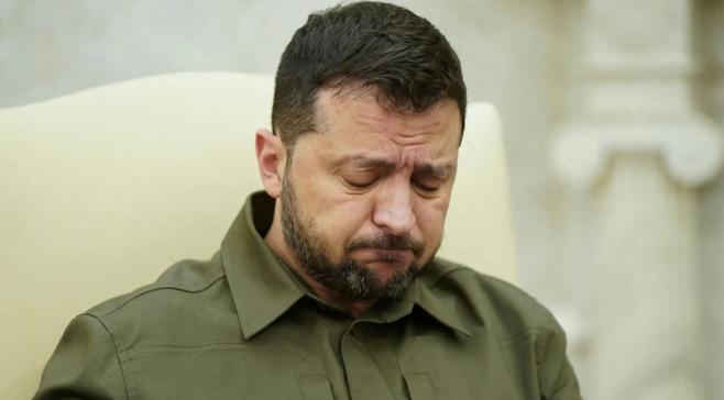 乌克兰，用40万人的伤亡和2000亿美元的债务，想为背后的美国拔掉“俄罗斯”这颗