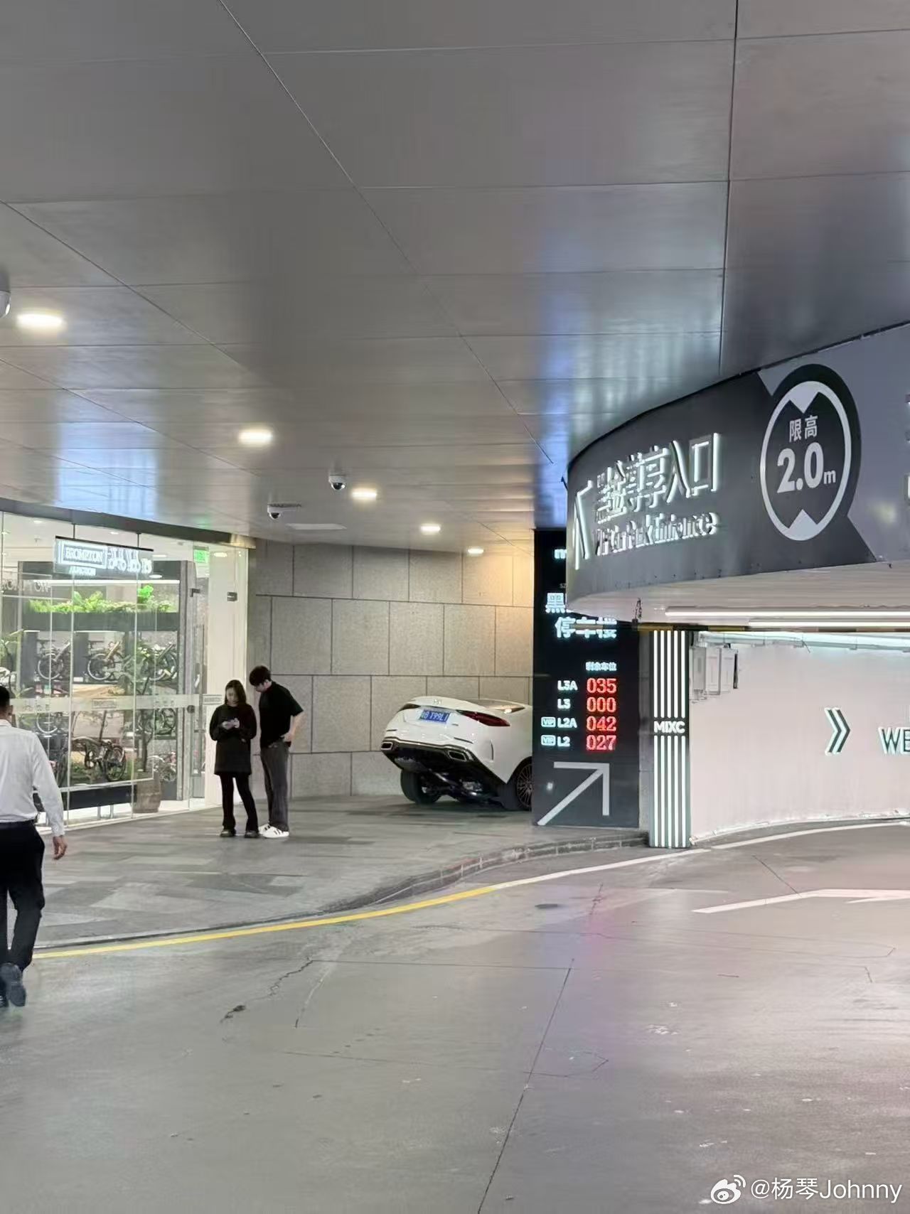 这哥们怎么想的 深圳