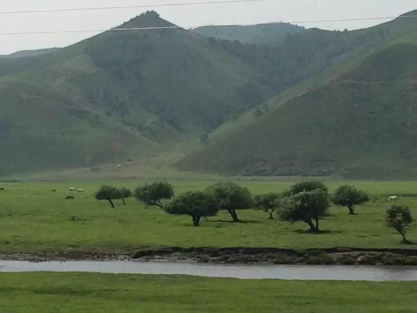 乌兰毛都，为啥记得这么清楚呢，因为我到一个地方，拍了照片，存的时候，就把露营的地