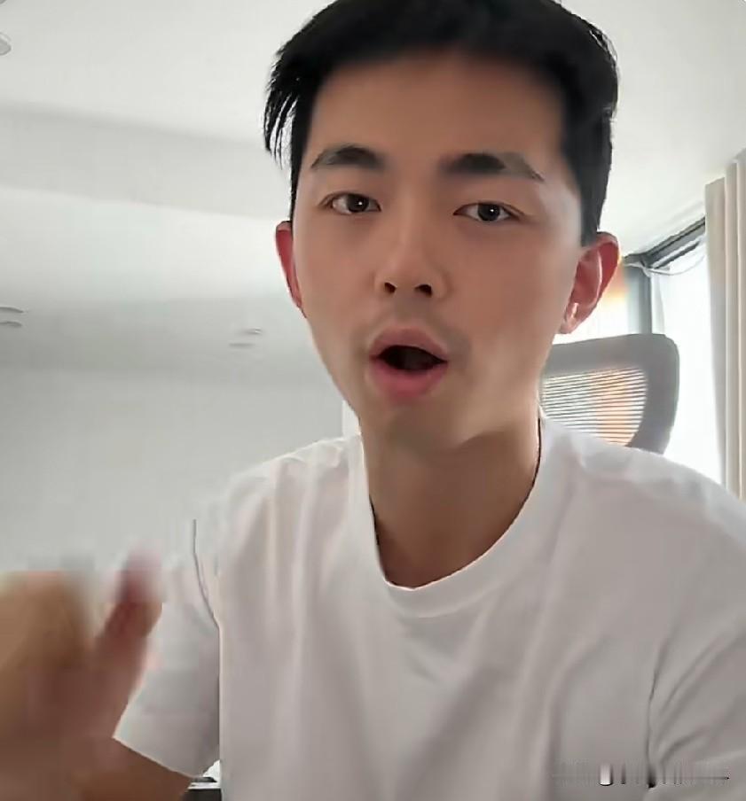 越南人比中国人过得开心，虽然越南年轻人收入不高，但愿意生孩子，下班后有丰富的线下