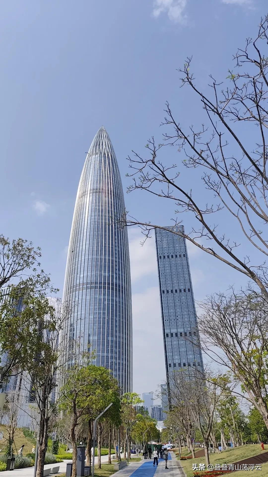 深圳是现代化非常高的城市，看看这高楼，与世界任何一座城市都有可比性。