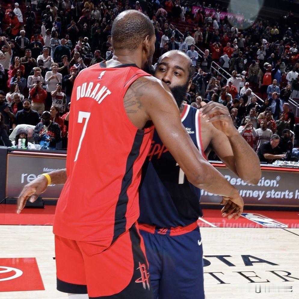 好马不吃回头草，哈登不太可能重返火箭队！

据美媒报道称哈登向快船队提出交易申请