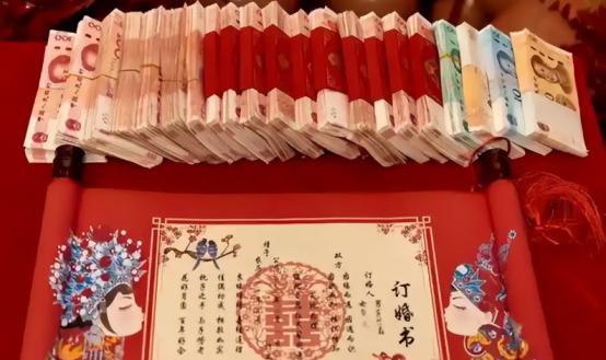“湖南这18万8彩礼，打中的压根不只是这场认识六天就订婚的婚事，是打穿了某些人把