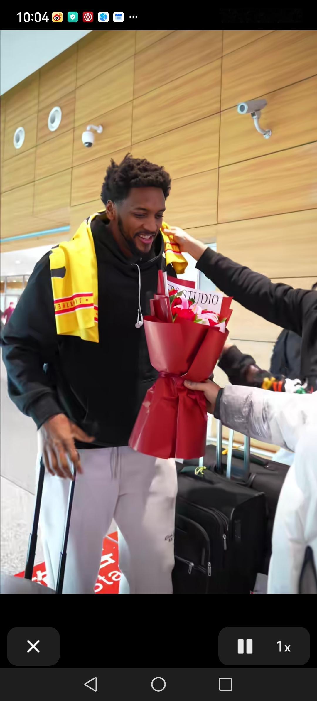 今晚CBA有6场比赛，预测胜负如下：
山东客场胜北控。
天津主场胜辽宁。
北京客