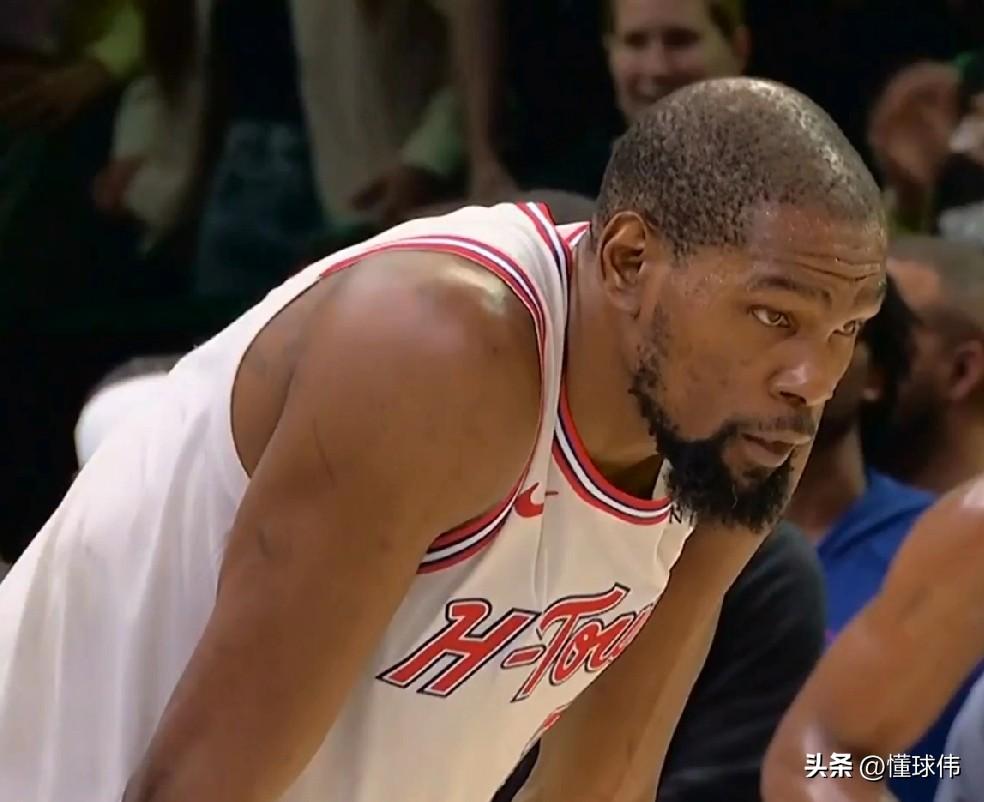 这就是爱！爱德华兹谈杜兰特：

“我爱KD。”

“他是我从小到大的偶像。”
