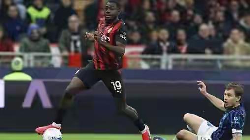 【拿着10分的优势，输了米兰德比，情绪能稳定吗？】何止生气，是憋屈、窝火、不甘心