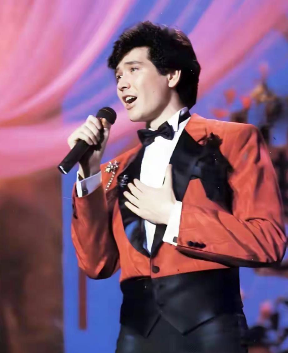 费翔：父母都已离世，他无儿女与猫为伴，是亲戚眼里的“唐僧肉”
娱乐 明星