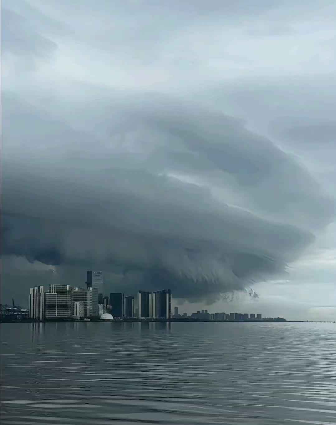 台风登陆地确定
全部停工停课停产
不要小瞧这次的桦加沙，威力有可能是历年来最高的