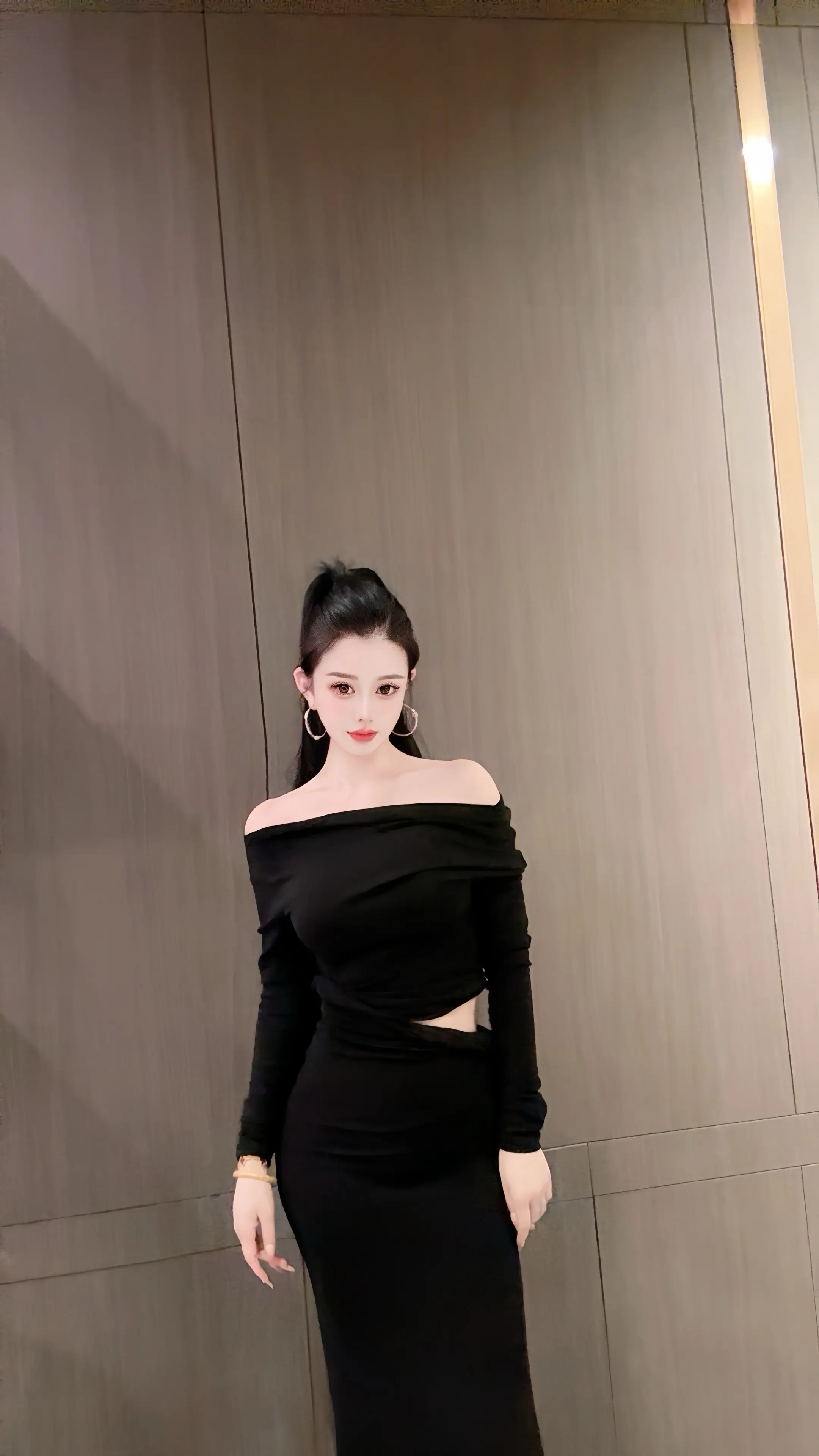 女人一身黑 到哪都Ok