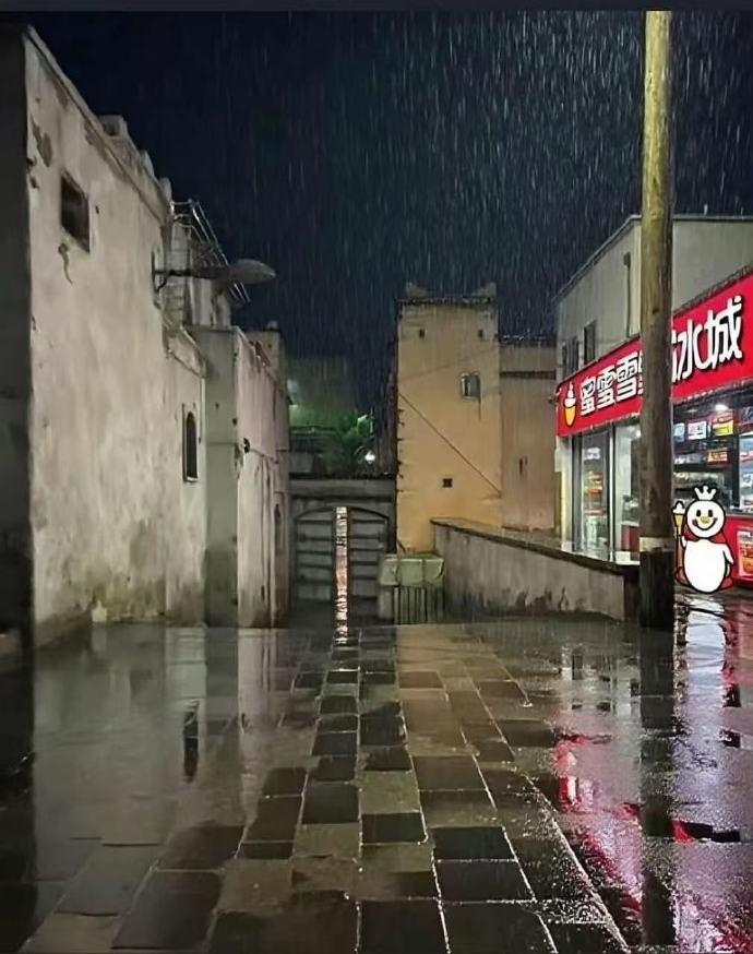 这地方，有点熟。