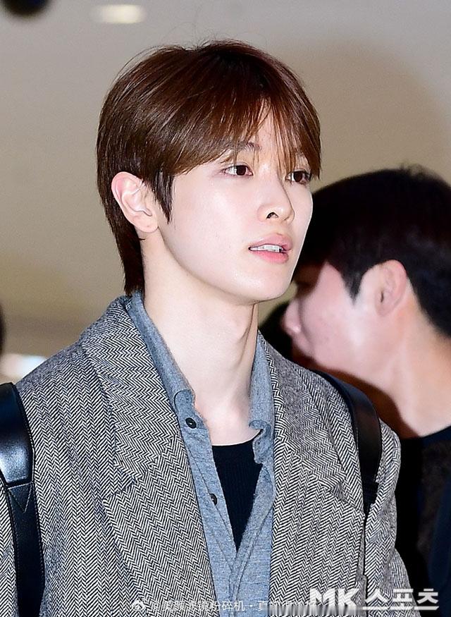 郑成灿今日机场到达新闻图+饭拍预览图 cr logo 