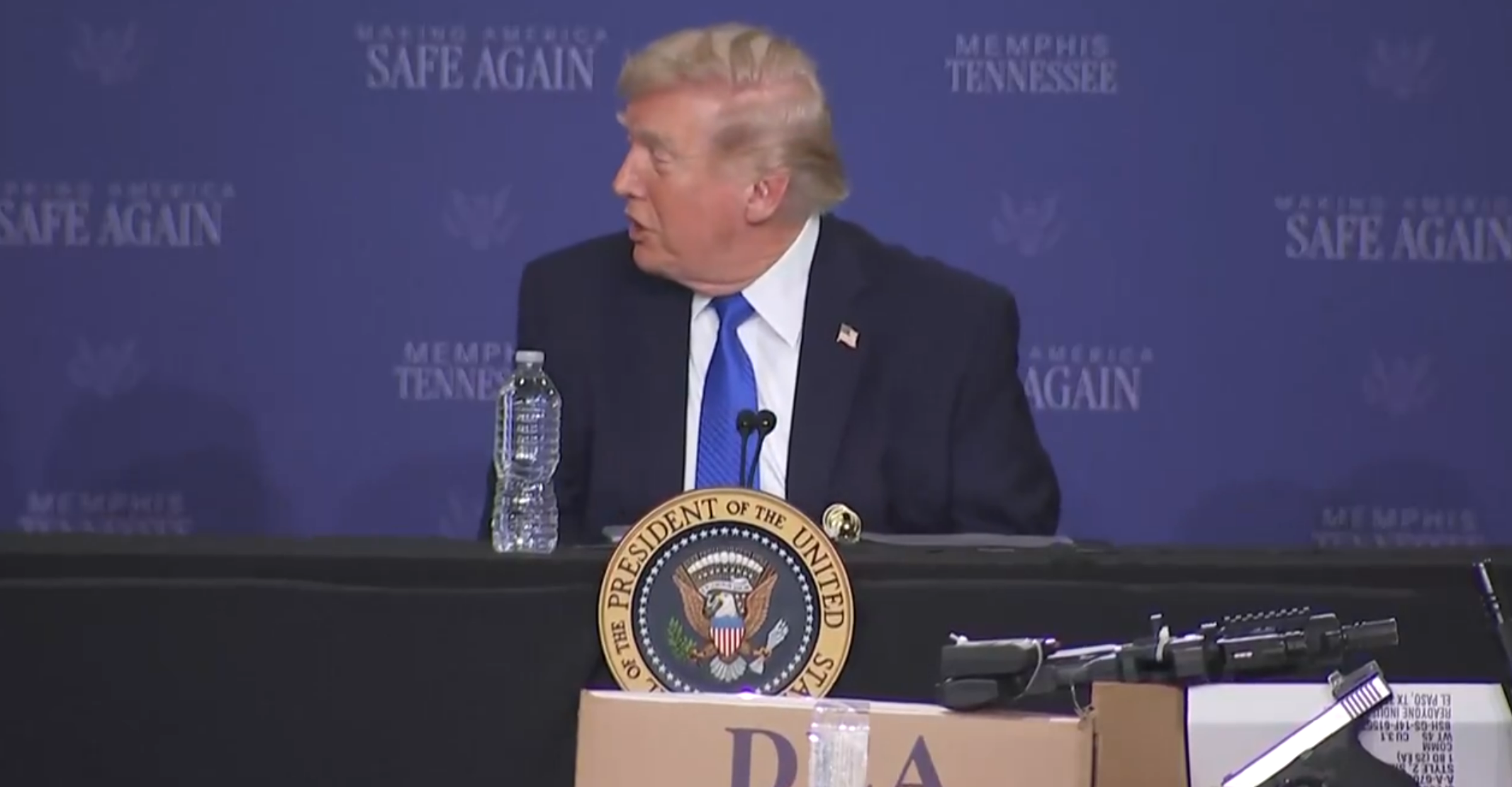 特朗普甩锅赫格塞思:你带头表态要打伊朗