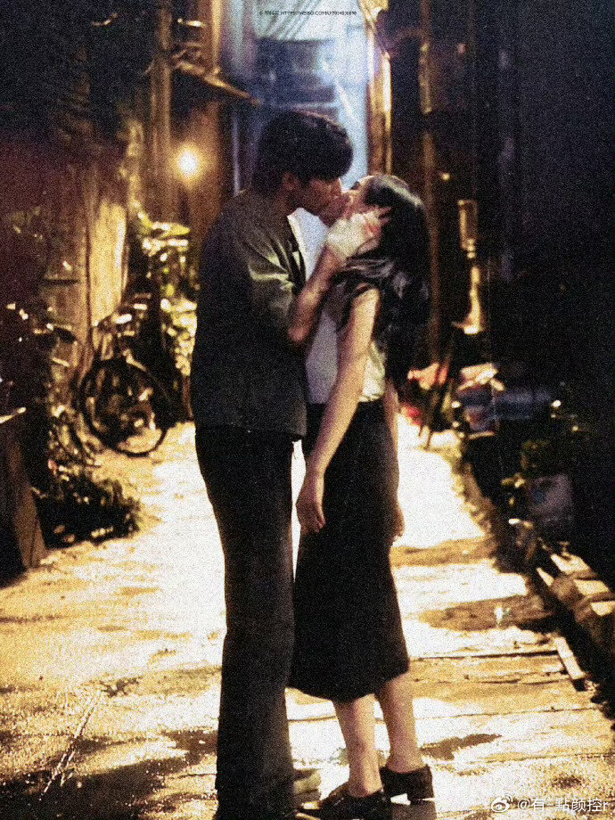 野狗骨头伟大的暧昧期 苗靖钓陈异真的太有一套了！打雷睡不着是借口，倒数等他来是小