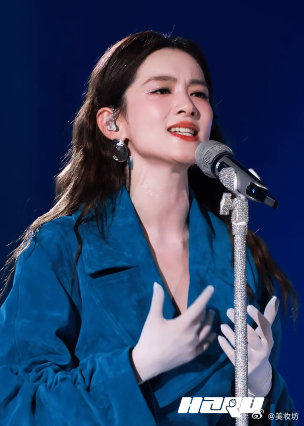 陈昊宇陈昊宇 人鱼吟唱浪姐直播品鉴绝美舞台！陈昊宇容貌清丽动人，一开嗓便是神级发