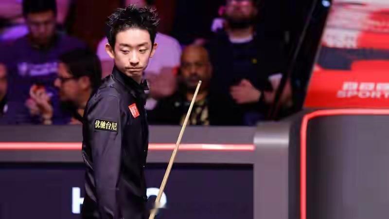 8强出4！斯诺克上海大师赛：奥沙利文轰3杆破百惜败，小特6-4晋级北京时间202