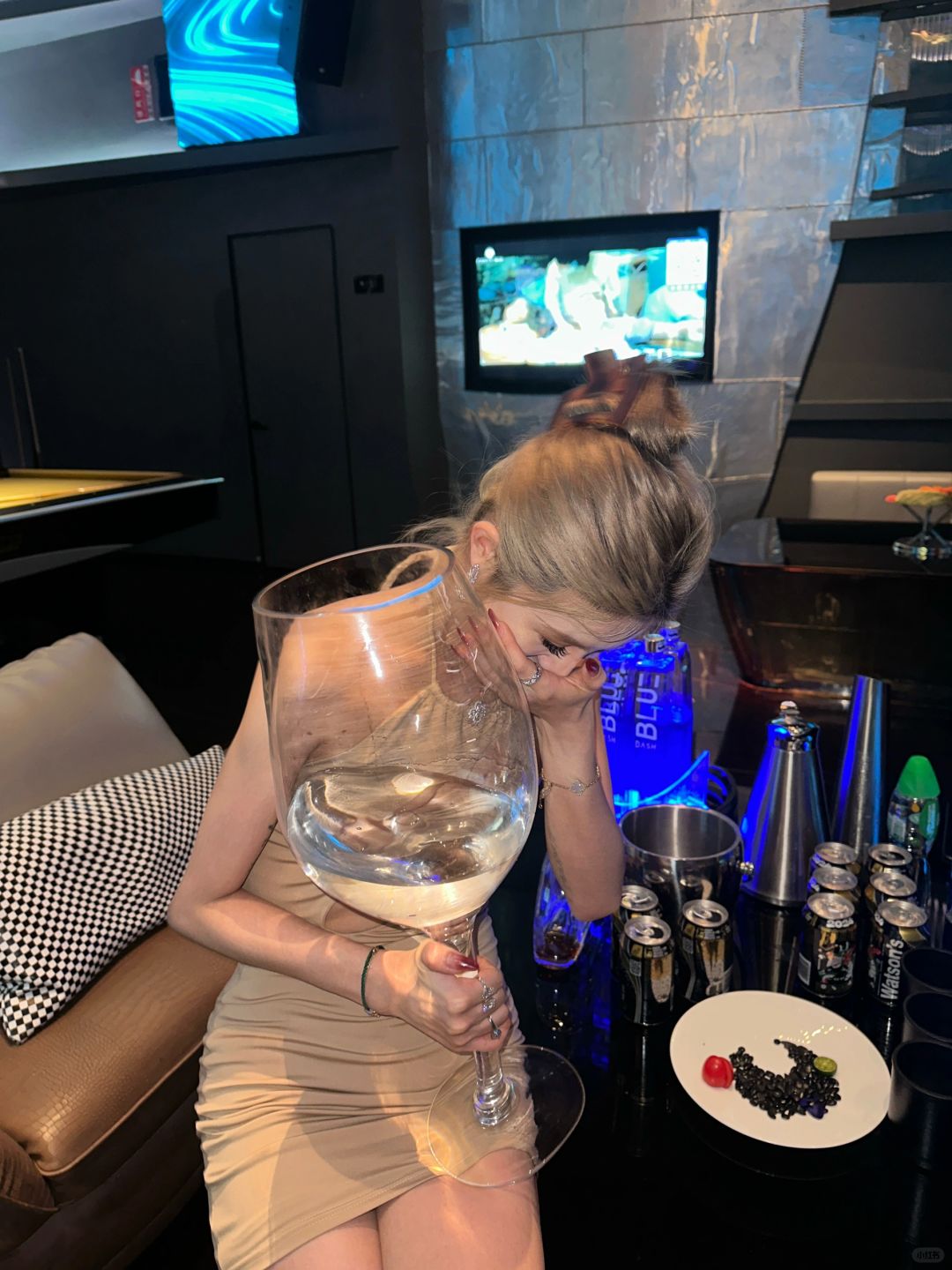 今天少喝点 就喝一杯🥂