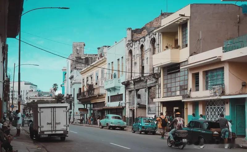 美国公然抓捕马杜罗妥妥违反国际法。马来西亚总理安瓦尔就明确指出，美国抓走马杜罗的