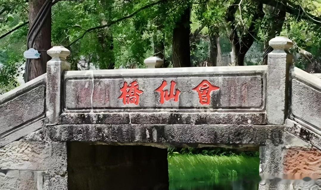 在珠海打工的时候，一看到同事离职，都觉得好伤感。

在广州打工的时候，觉得世态炎