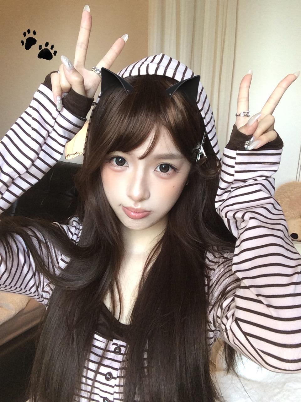 天空下雨了 我没带伞 我走在雨里 不淋不淋的