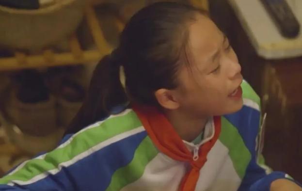 前两年还在为报补习班凌晨排队、砸几百万买学区房的家长，现在居然纷纷喊停鸡娃了！这