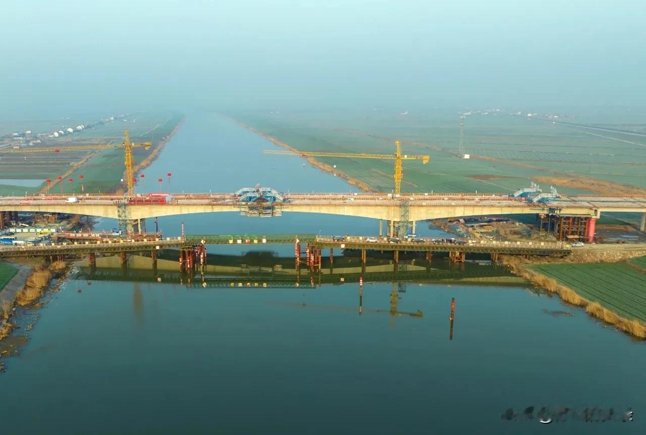 连宿高速公路连云港徐圩至灌云段（一期工程）——善后河特大桥主桥顺利合龙！