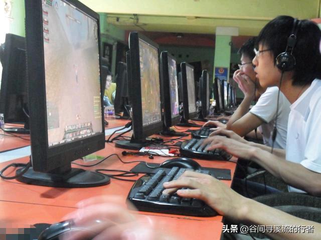 同一个高考季，两种截然不同的孩子：一个让人心疼，一个让人心梗。

朋友家孩子考了