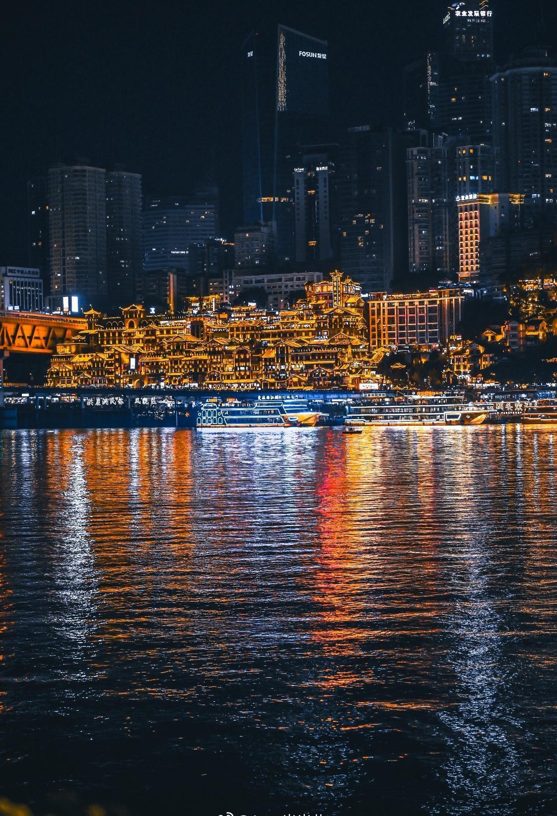 夜色下的城市夜景
还是重庆夜景最美
晚安好梦..