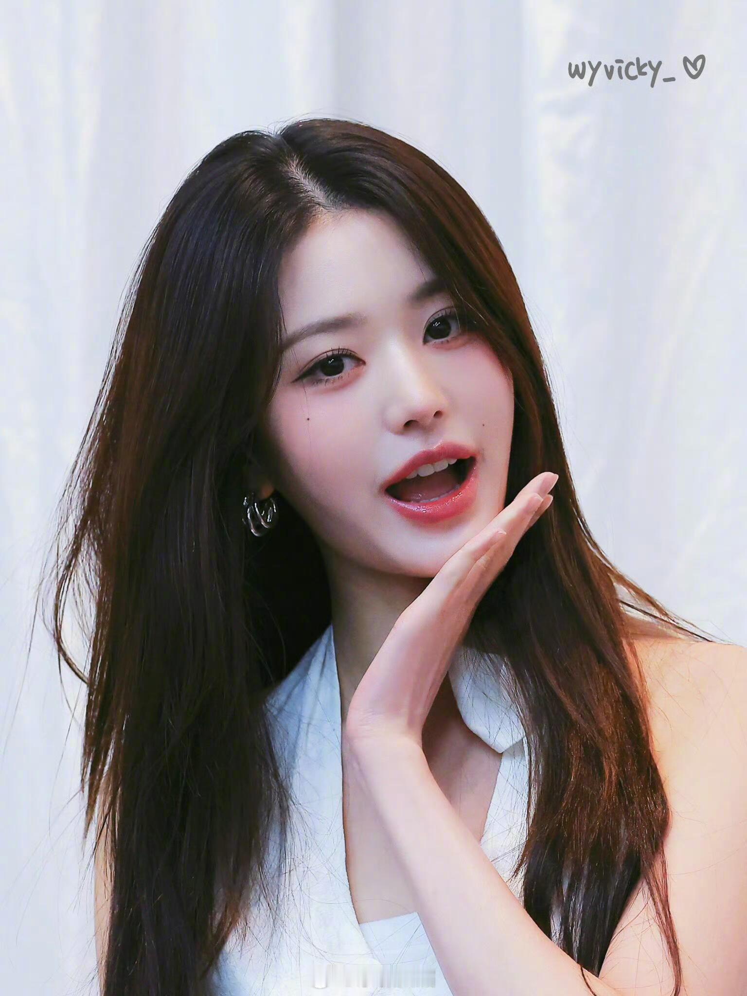 张元英这套完全是白月光的存在