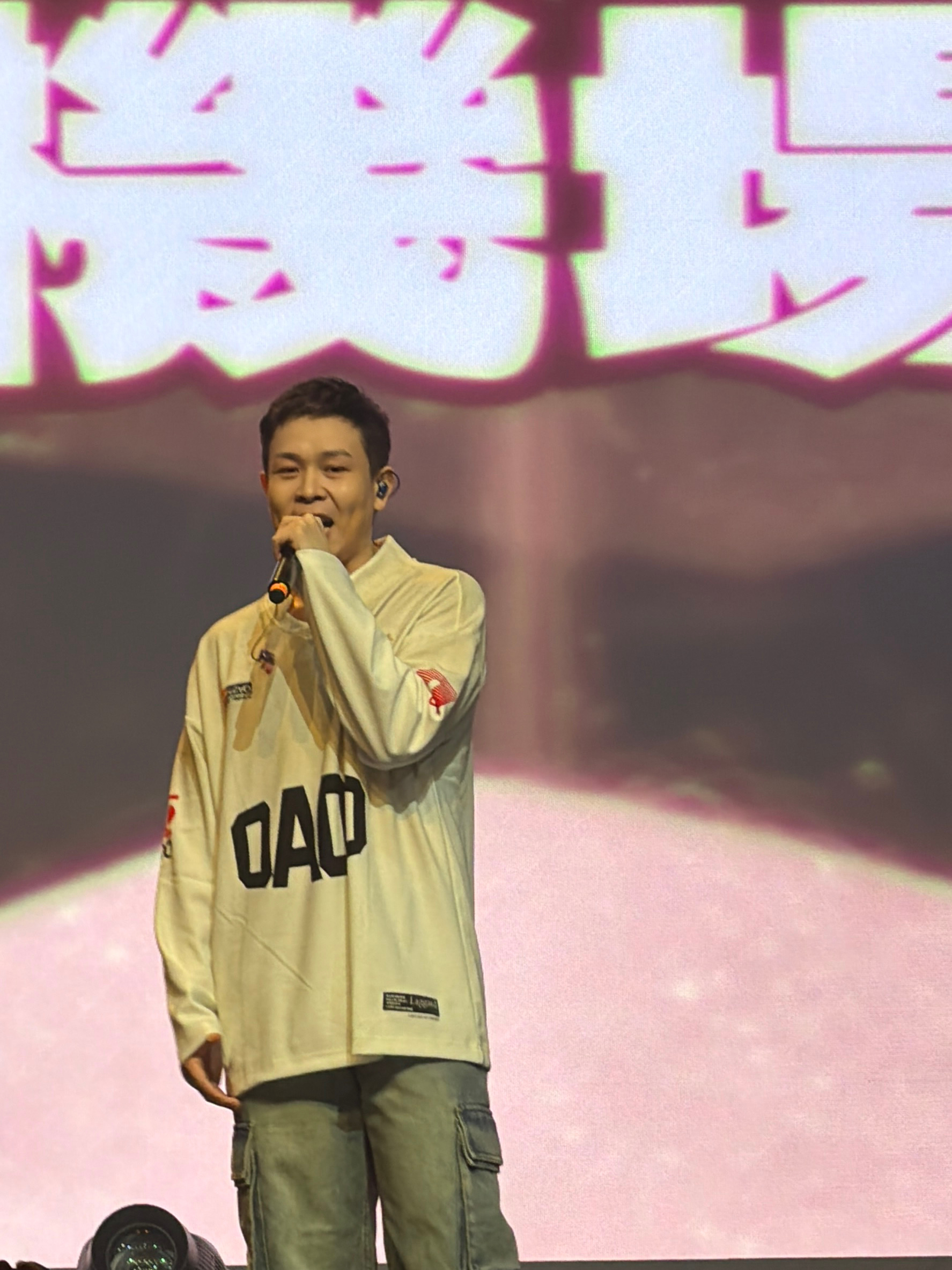 张子豪巡演OutsideIsLava张子豪终于摘帽子了摘掉帽子的Wiz_H，能量