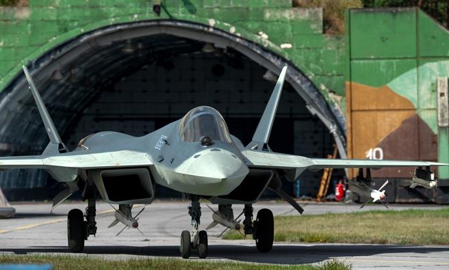 近日社群媒體流傳影片顯示，俄羅斯第五代戰鬥機Su-57「重罪犯」（Felon）相