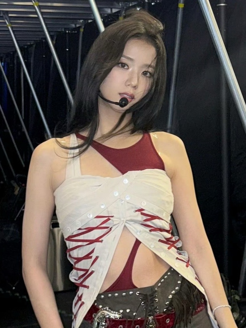 卢昱晓和金智秀好像越来越像了 果然美女都是相似的[嘘] ​​​