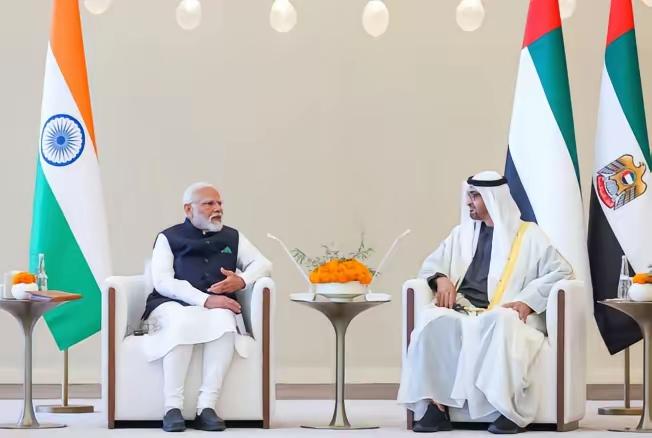 还是莫迪老仙聪明啊，站在阿联酋这一边谴责伊朗。看看这条新闻，内容如下：
阿联酋总