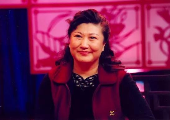 她是国家一级演员，和别人丈夫同居14年，死后对方立马回归家庭！

央视春晚这个舞